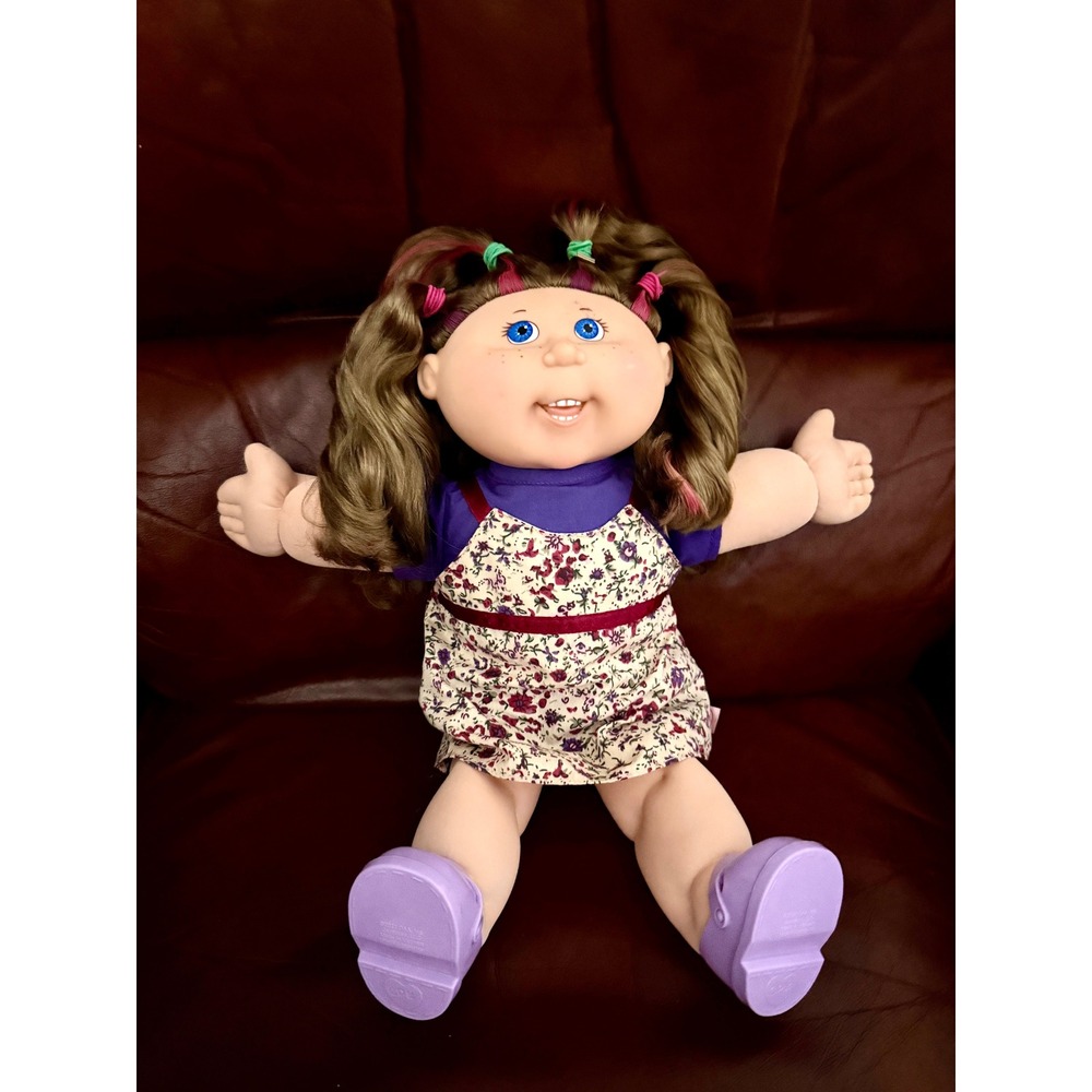 Cabbage Patch Kids 2005 Doll Brown Hair Pink Highlights Floral Original Dress